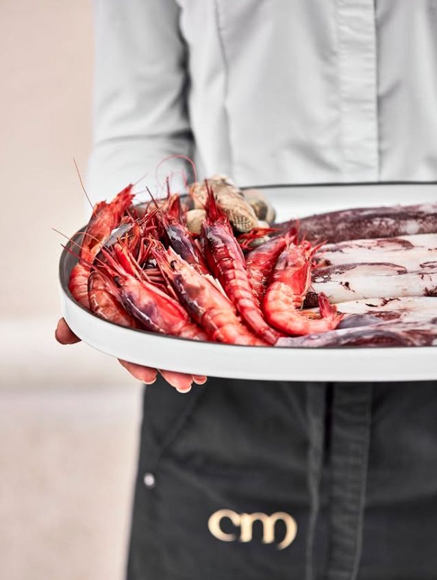 Los pescados y mariscos, protagonistas en la carta de Caballito de Mar.