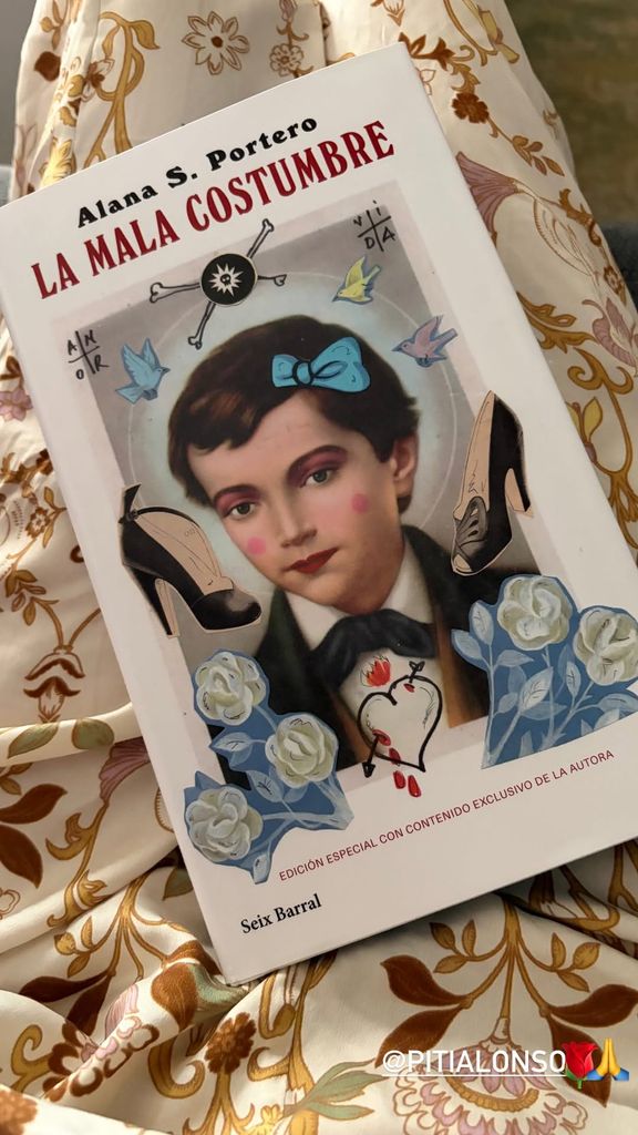'La mala costumbre', la nueva novela que está leyendo Paz Vega