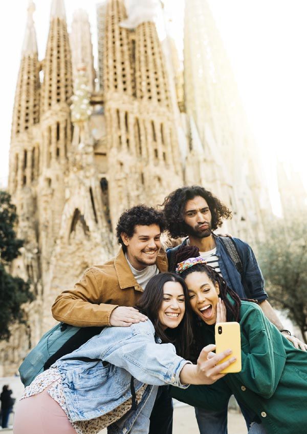 Por qué la 'Gen Z' viaja tanto sin apenas dinero