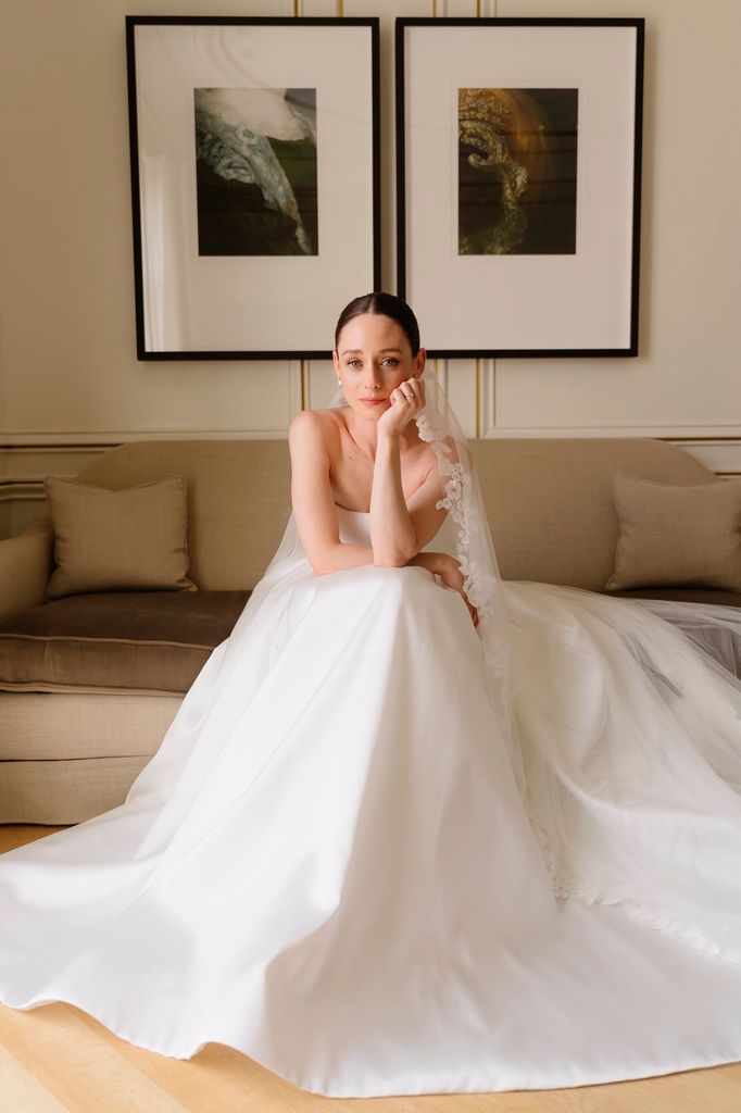 Elena Rivera con vestido de Pronovias en su boda en Madrid, 2026.
