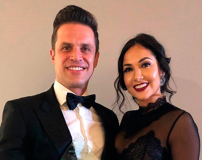 Mark Tacher y Cynthia Alesco