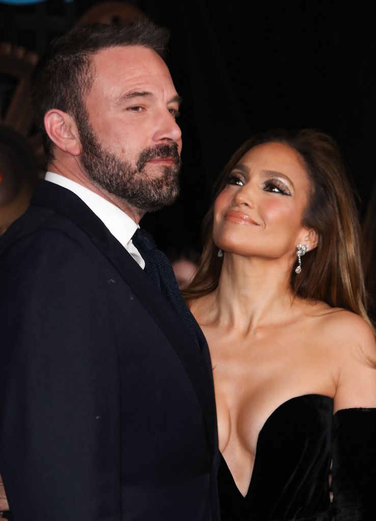 Ben Affleck y Jennifer Lopez en el estreno de 'This Is Me... Now: A Love Story' en Los Angeles el 13 de febrero de 2024