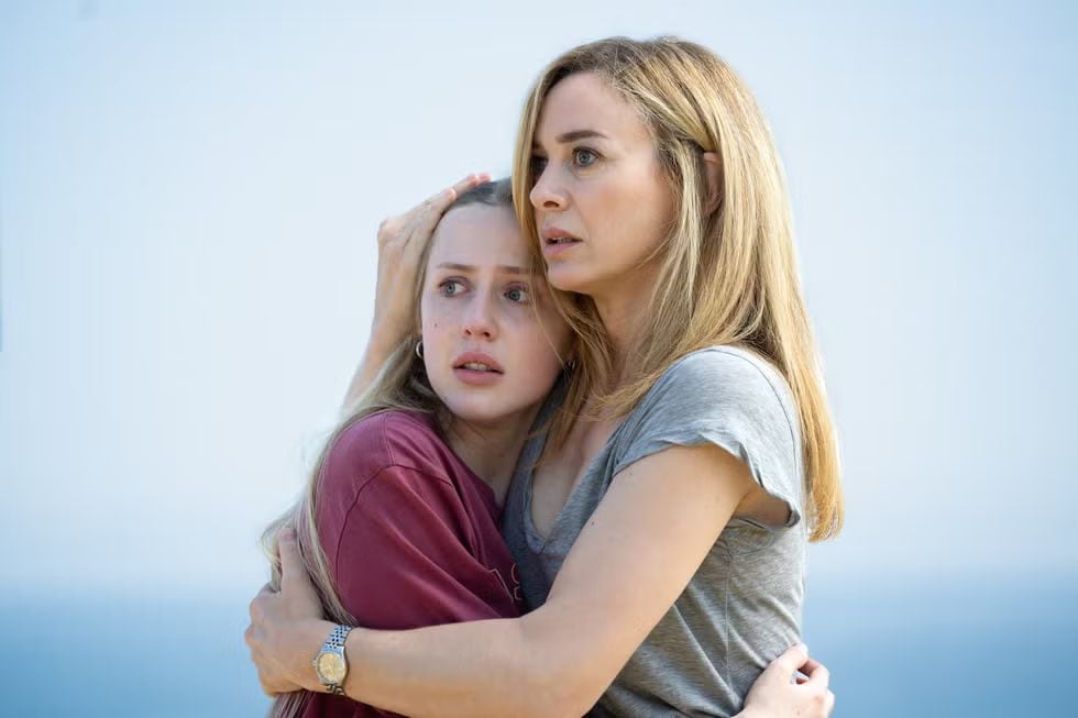 Marta hazas y Denise Peña son protagonistas del drama sobrenatural 'Desde el mañana'