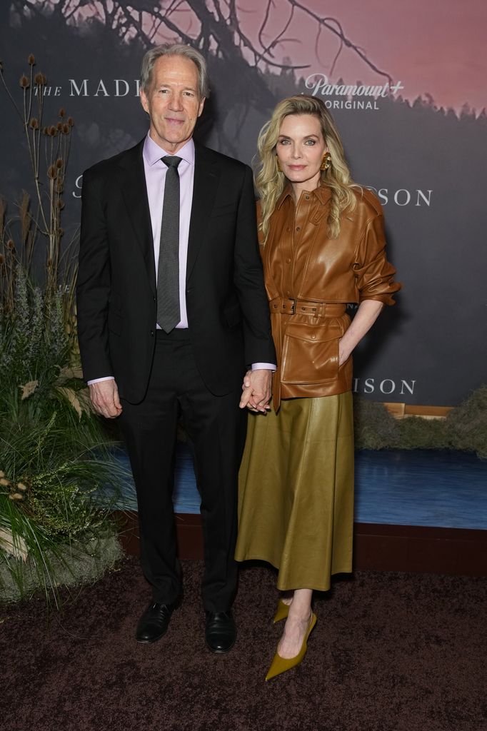 David E. Kelley y Michelle Pfeiffer en el estreno de "The Madison" en el Lincoln Center de Nueva York, el 9 de marzo de 2026