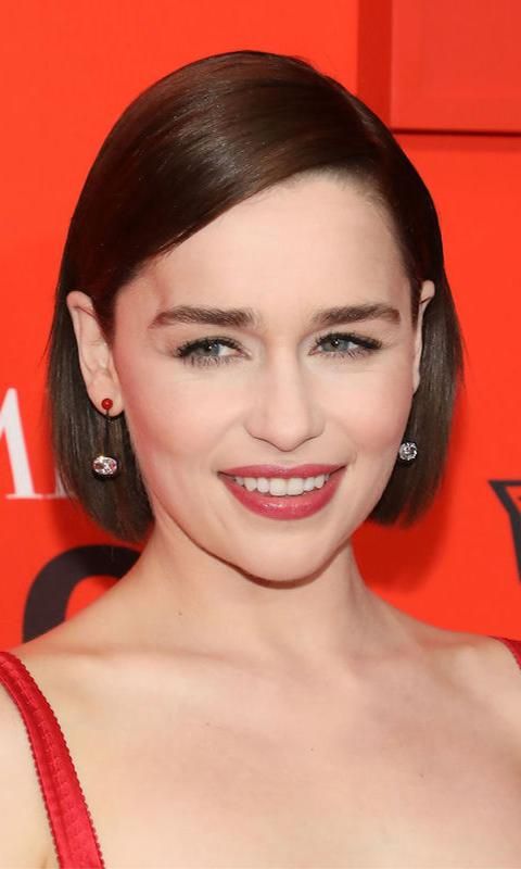 emilia clarke con corte bob