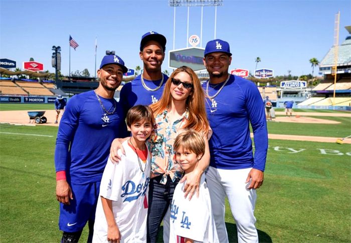 Shakira, con sus hijos