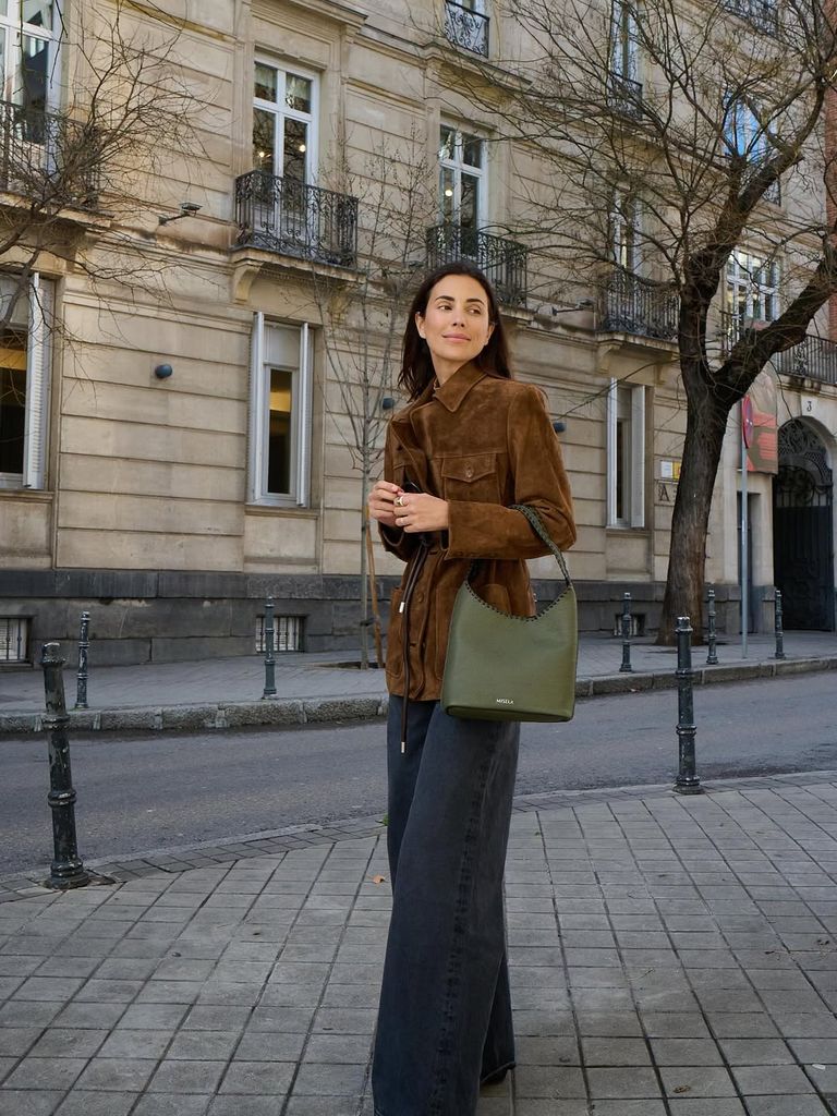 Las minimalistas aplicamos este truco de Sassa de Osma para que nuestros looks de neutros sean más interesantes