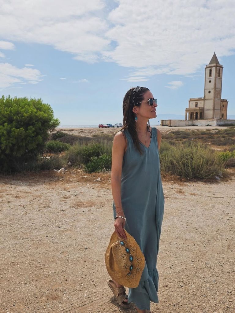 Isabel Jiménez, en una imagen de postal en Cabo de Gata, Almería