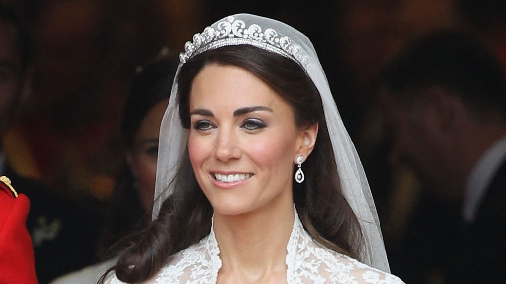 Kate Middleton lució la impresionante tiara Cartier Halo el día de su boda