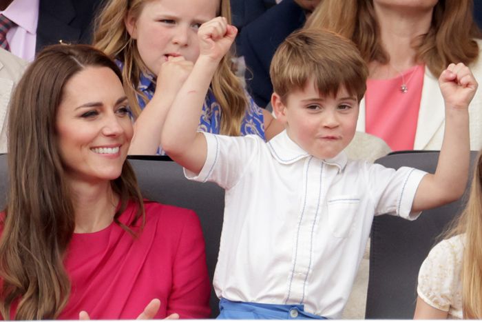 ¿Por qué los Cambridge han sido los protagonistas absolutos del Jubileo de Platino y cómo afecta esto al príncipe Carlos?