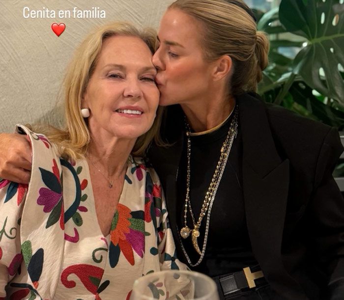 Amelia Bono, de cena con su madre