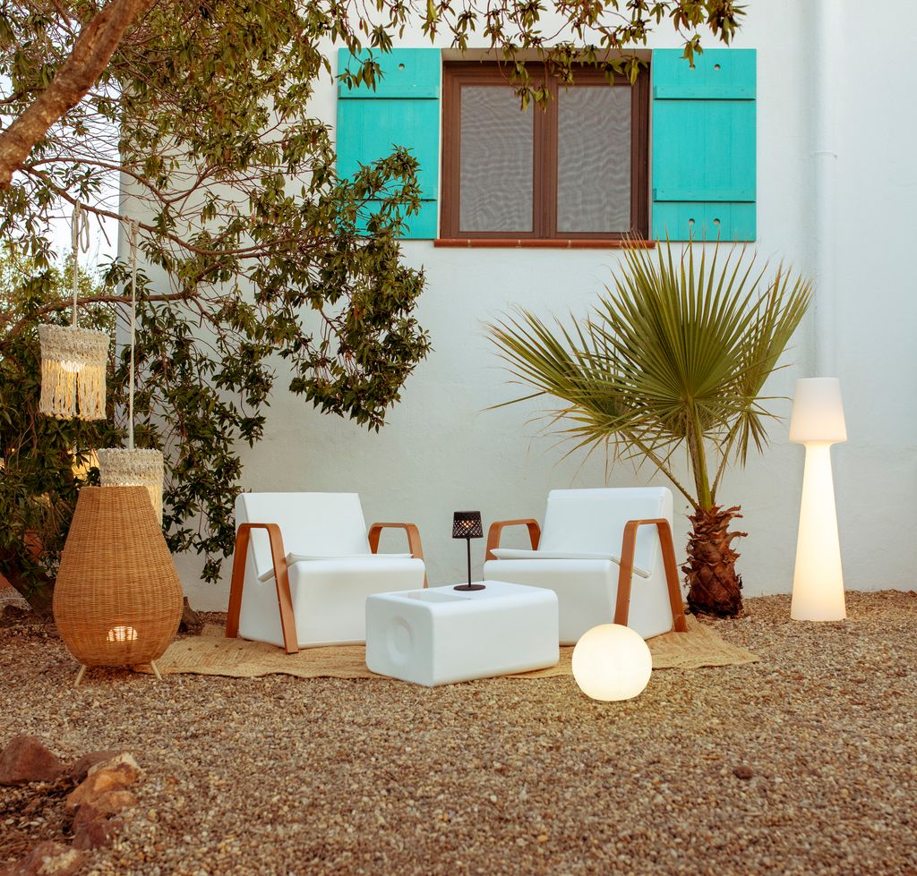 Elige muebles cómodos y versátiles para disfrutar más del exterior