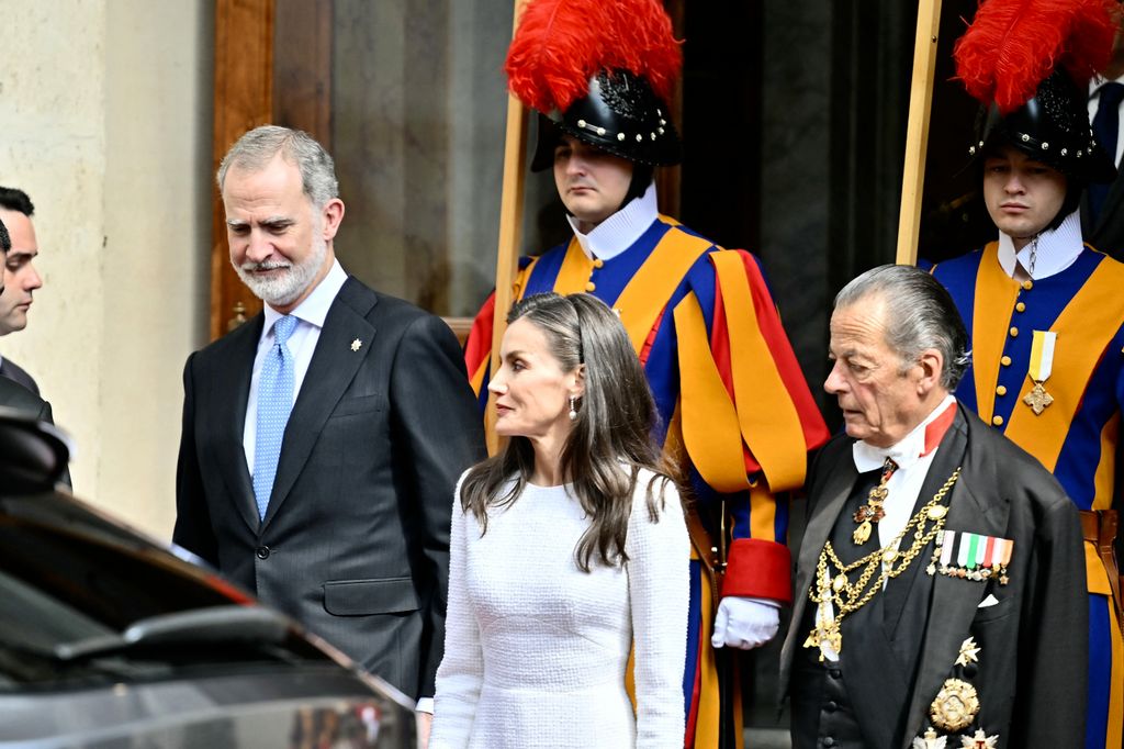 Los Reyes, a su salida  de la audiencia del Papa