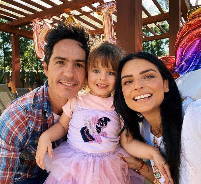 Aislinn Derbez, Mauricio Ochmann y Kailani