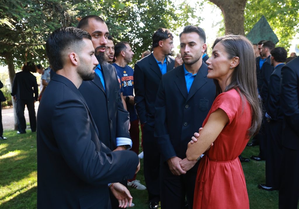 Doña Letizia con Borja Iglesias, Baena y Eric García