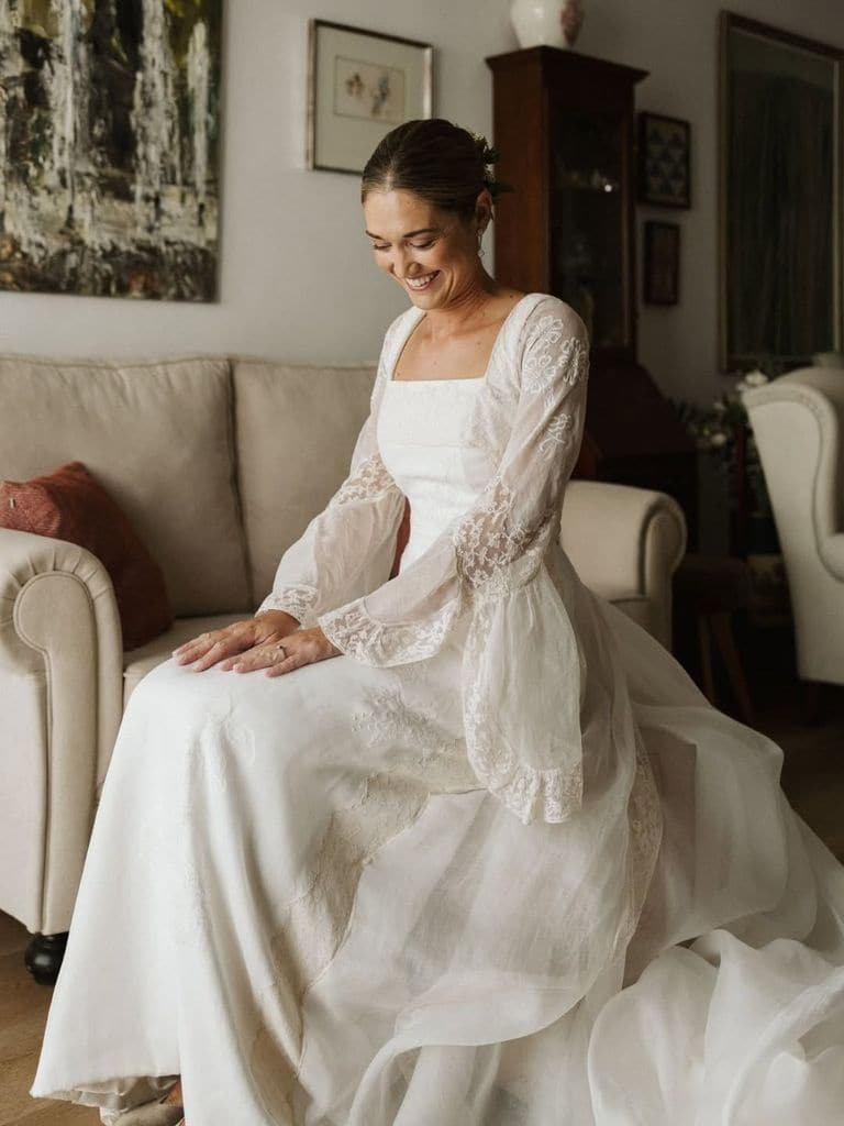 Vestidos de novia con mangas medievales Belén Miranda
