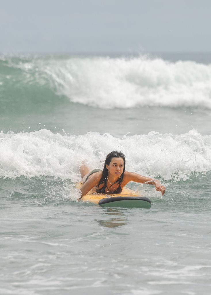 chica surf