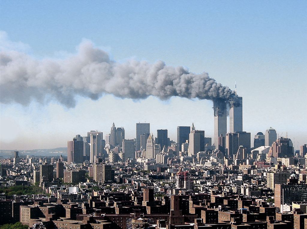 El 11 de septiembre de 2001, Estados Unidos sufrió el mayor ataque terrorista de su historia, con cuatro aviones comerciales secuestrados y cerca de 3.000 víctimas mortales