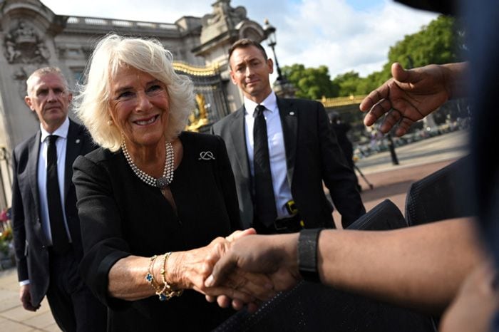 camilla reina consorte en buckingham