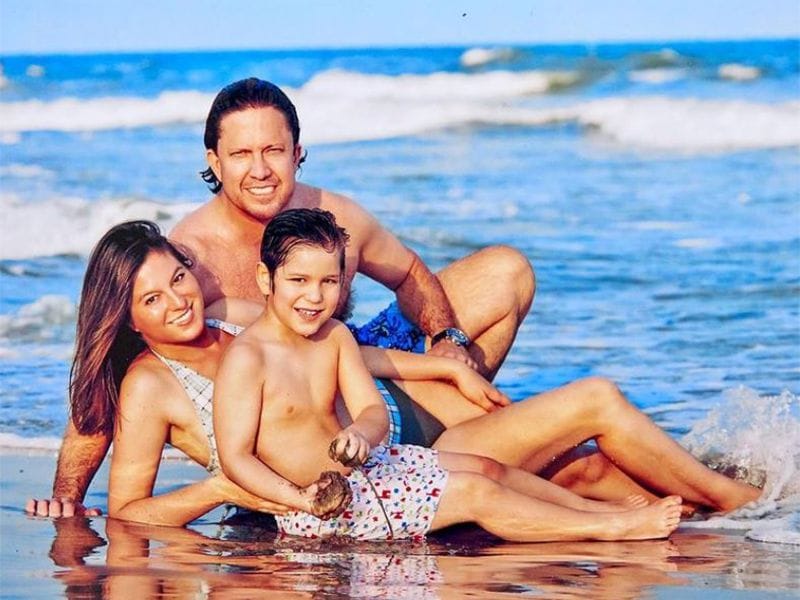 La hija mayor de Isabel Preysler y Julio Iglesias ha compartido en su perfil social una preciosa foto de familia