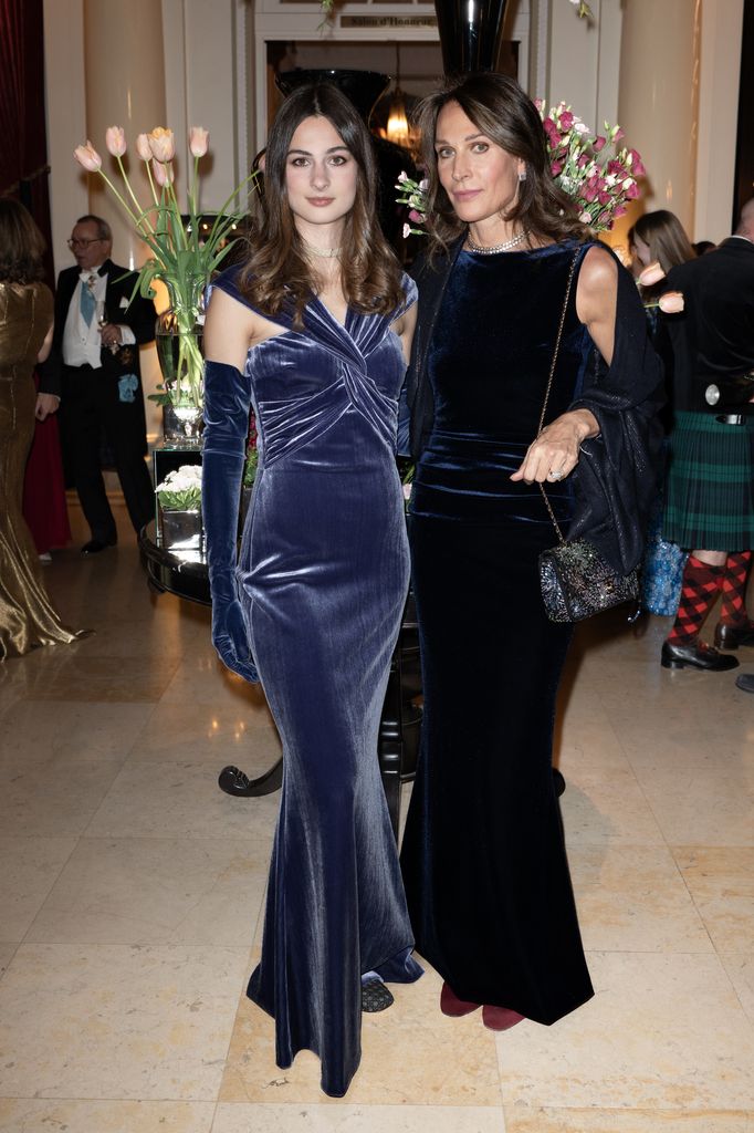 La princesa Eulalia, con su madre, la princesa Antonella