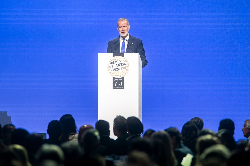El rey Felipe toma la palabra en los Premios Planeta