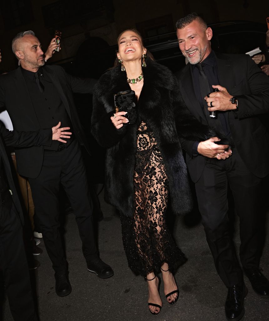 Jennifer Lopez asistiendo a la fiesta posterior al desfile de Dolce & Gabbana durante la Semana de la Moda de Milán, el 24 de septiembre de 2026 en Milán, Italia