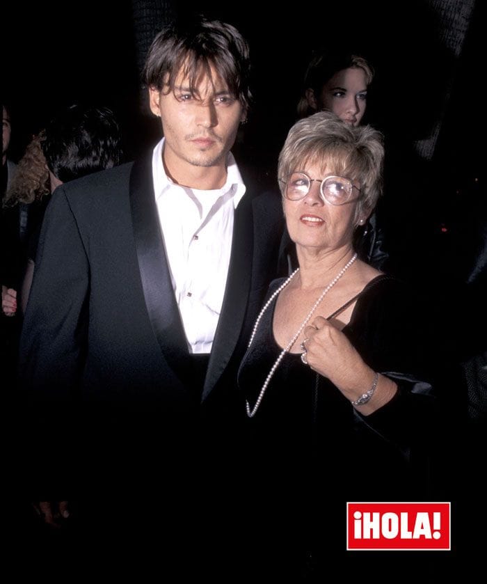 Johnny Depp y su madre