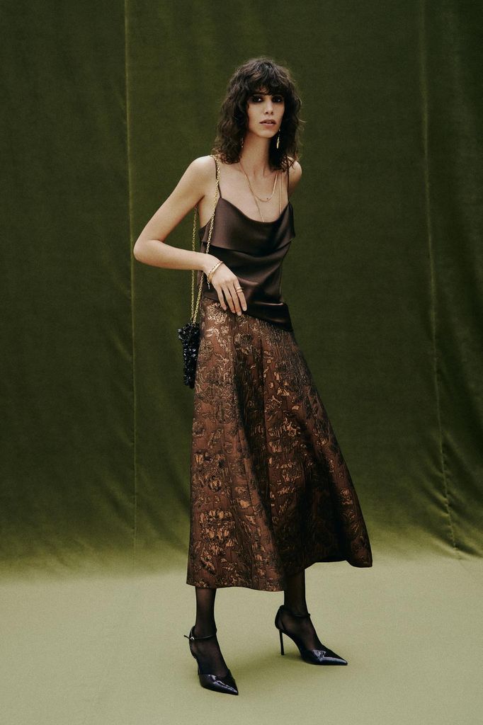 Look invitada dos piezas febrero 2026 Zara