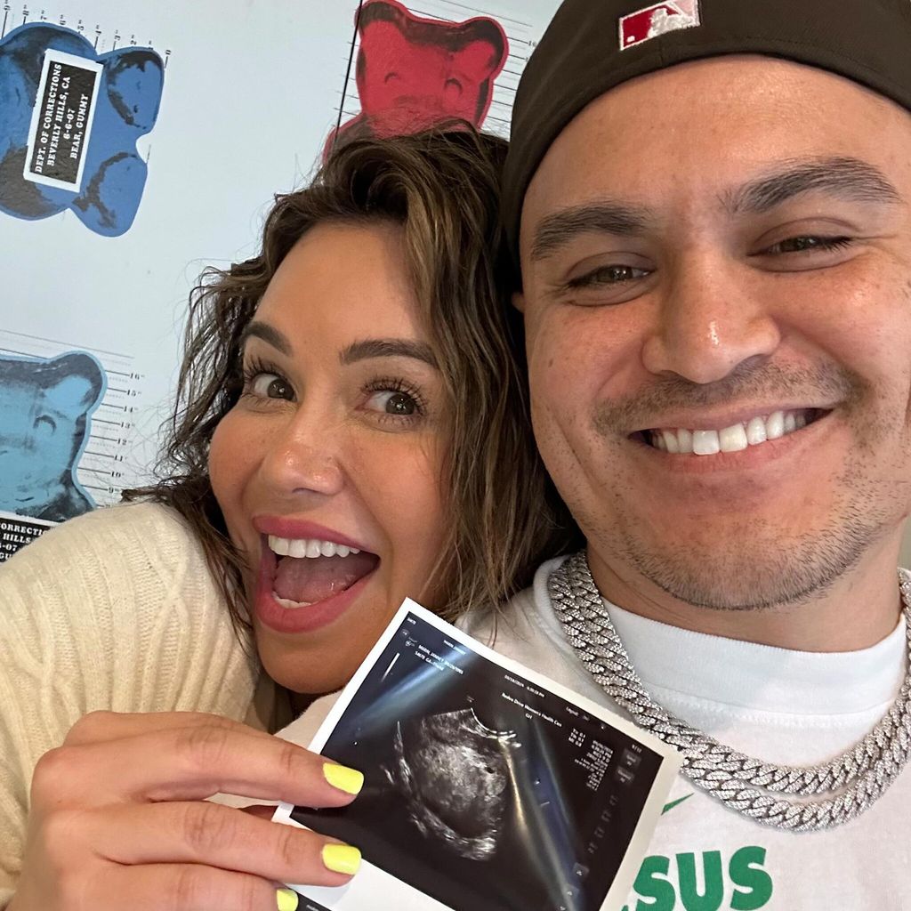 Chiquis Rivera y su prometido Emilio Sánchez