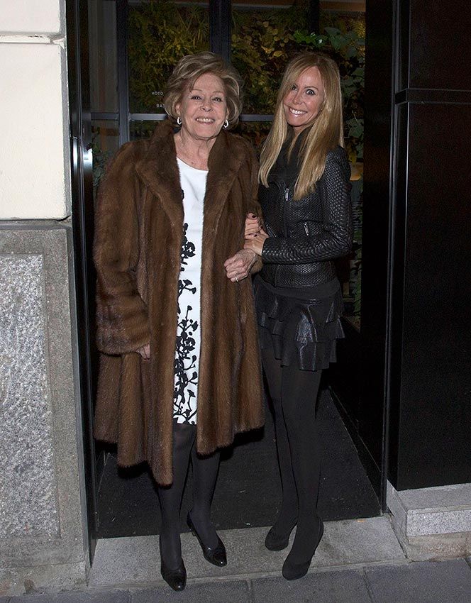 Laura Valenzuela con su hija Lara Dibildos
