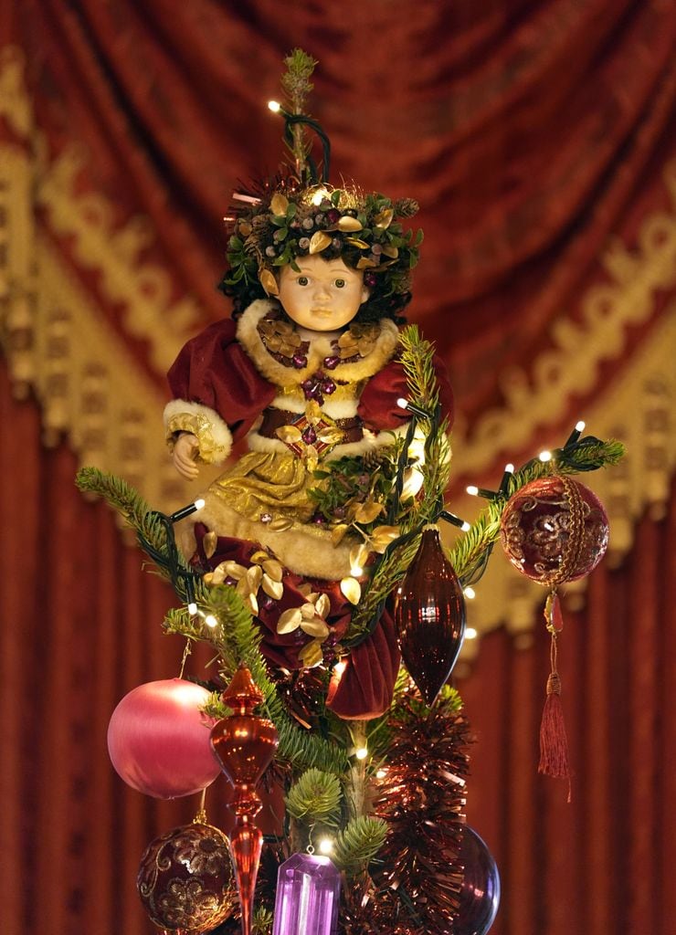 Interior del Castillo de Windsor, decorado de Navidad (Foto de Andrew Matthews/PA Images via Getty Images)