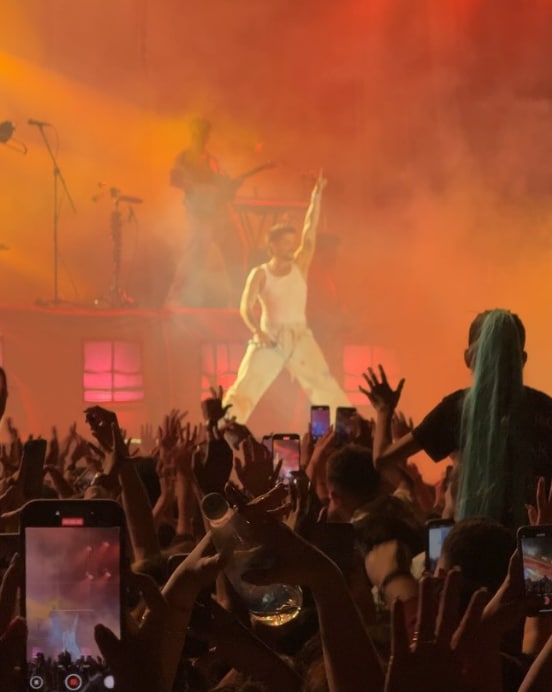 Camilo cerró su gira 'Nuestro Lugar Feliz' en Medellín, Colombia.