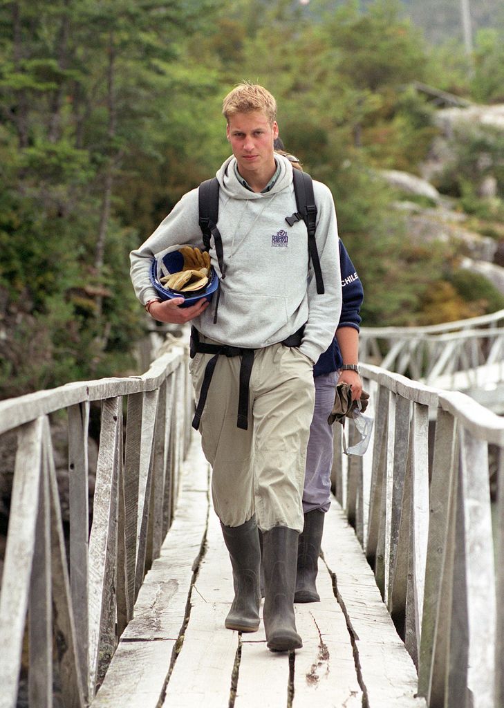 El príncipe Guillermo durante una expedición en Chile en 2000