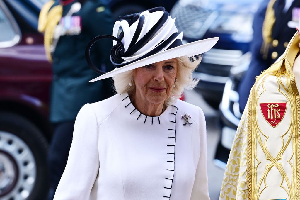 La reina Camilla LA FAMILIA REAL INGLESA ASISTE AL SERVICIO DE ACCIÓN DE GRACIAS POR EL 80º ANIVERSARIO DEL DÍA DE LA VICTORIA