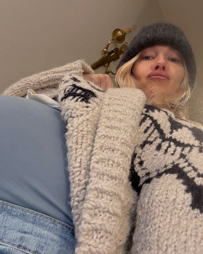 Sienna Miller regresa a Instagram ocho años después para mostrar una imagen de su barriguita