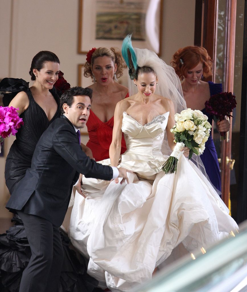 Escena de Sexo en Nueva York, la película, con Carrie vestida de novia