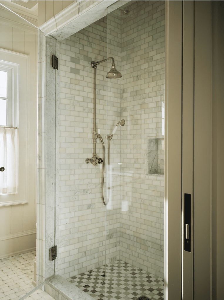 Ducha con puerta de cristal