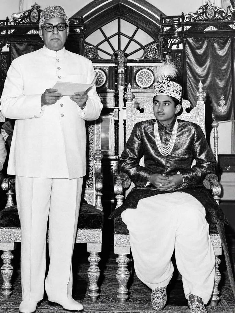 El Mir George Ali Murad Khan II, ultimo reyu de Kahirpur