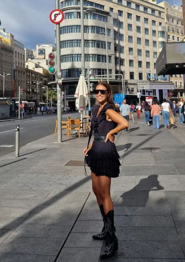 Paula Echevarría con botas cowboy negras de Fetiche Suanzes