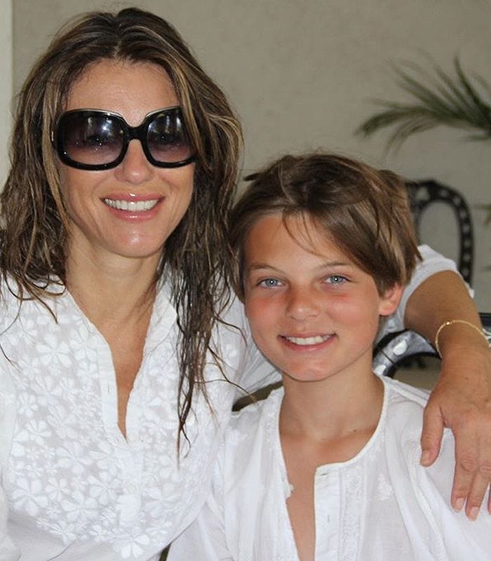 Elizabeth Hurley y su hijo Damian