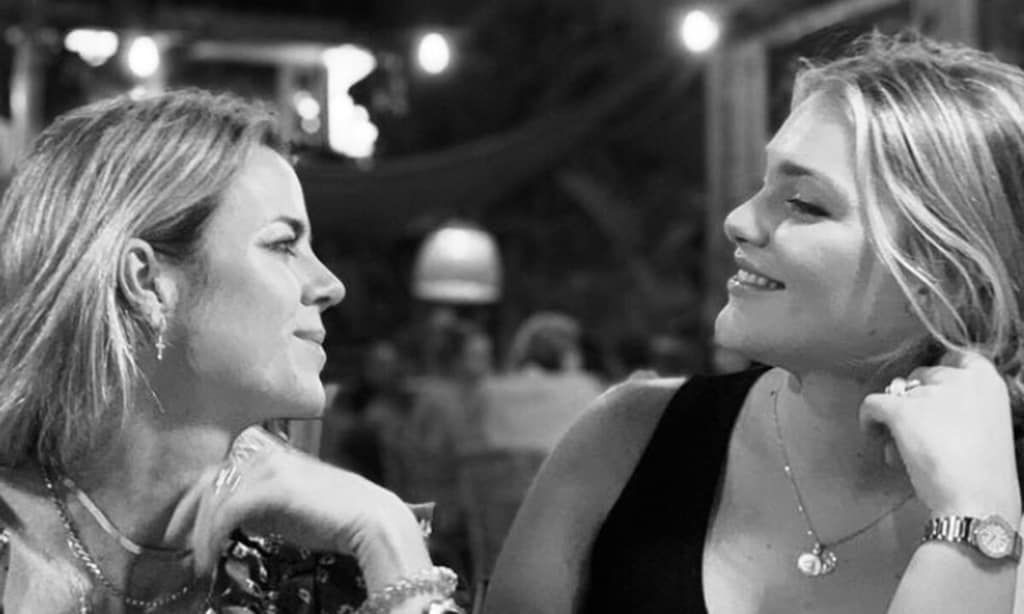 Amelia y Sofía Bono