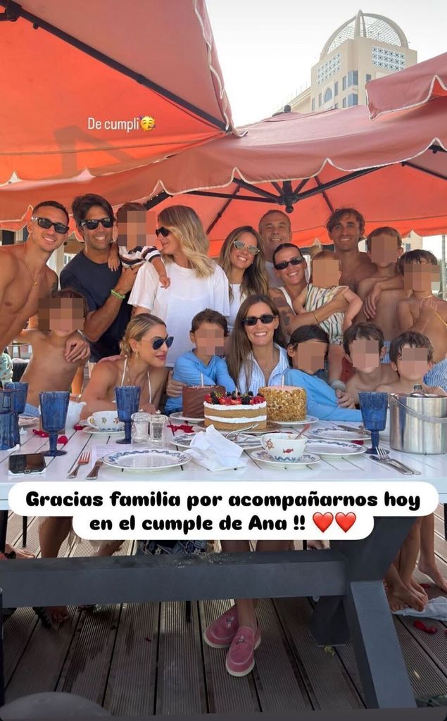 Ana Boyer, celebrando su 37 cumpleaños junto a familia y amigos