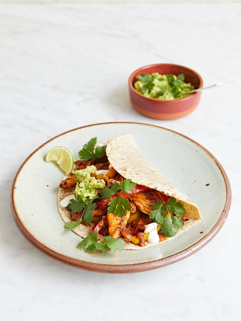 Fajitas de pollo con mole