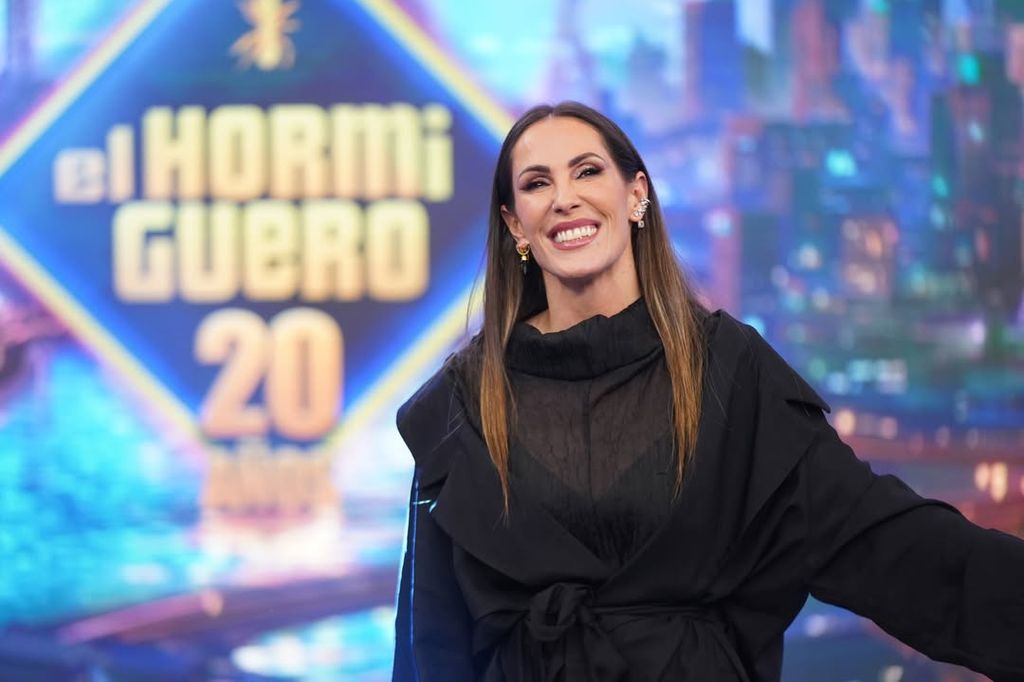 Malú hablando con Pablo Motos en El Hormiguero