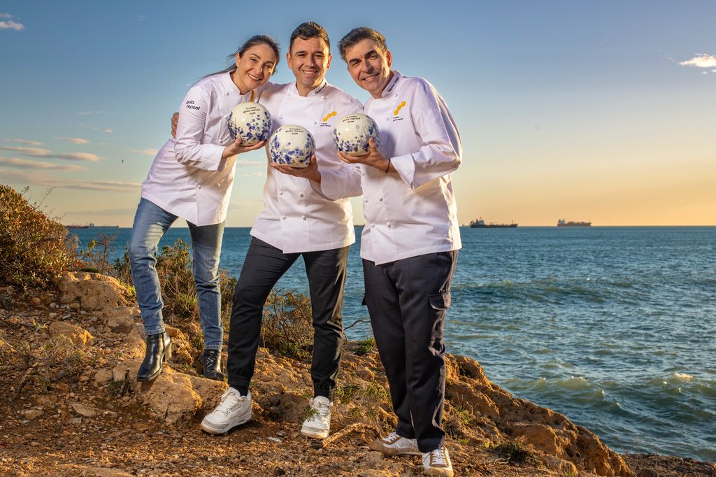 Lucía Freitas, Álvaro Salazar y Ramón Freixa, felices con este nuevo reconocmiento a sus cocinas. 