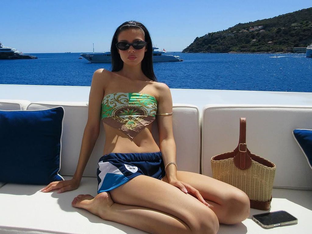 nicola peltz en sus vacaciones