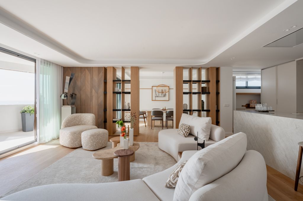 Salón con sofá exento. 