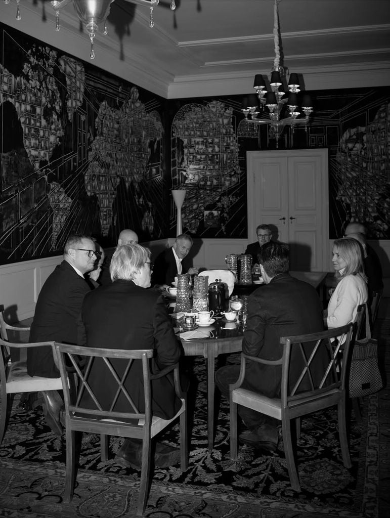 Una imagen del encuentro, que se ha hecho a puerta cerrada en el salón de recepciones del palacio de Federico VIII 