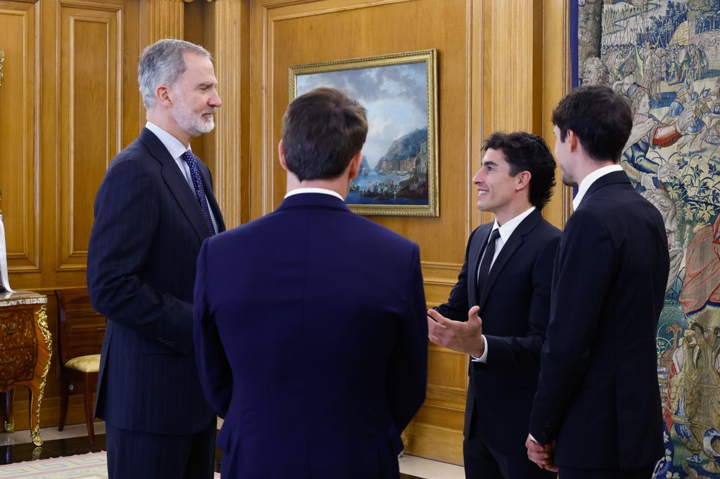 El Palacio de la Zarzuela ha sido el lugar del encuentro entre los dos pilotos y el rey Felipe VI